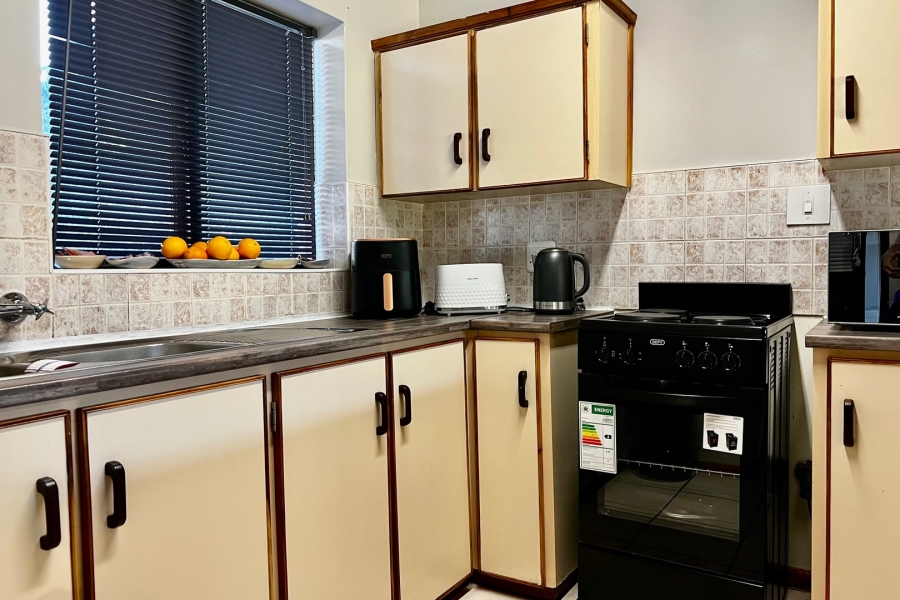 2 Bedroom Property for Sale in Heatherlands Western Cape